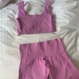 SET ACTIVE Pink Seamless Ribbed Sports Bra and leggings set